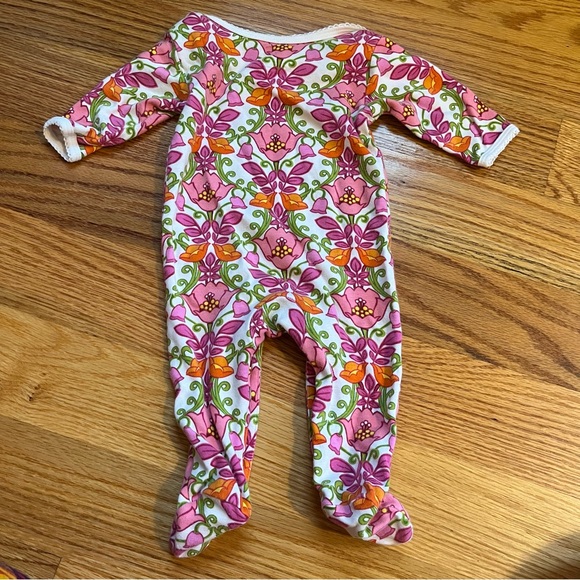 Vera Bradley floral sleeper bodysuit size 0-3 months - Picture 2 of 3